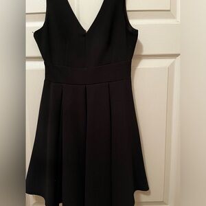 Love J. Perfect Black Women's Size Small Sleeveless Dress